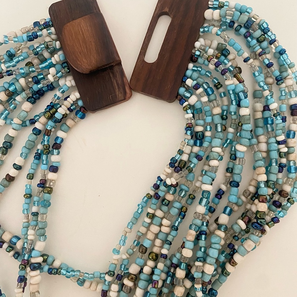 Unique Vintage Aqua Blue and White Beaded Necklace with carved wood clasp - Picture 7 of 9